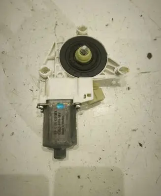 Mercedes-Benz ML W164 Front door window regulator motor 0130822272