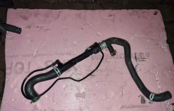 Renault Trafic III (X82) Engine coolant pipe/hose 924001085R 93366067