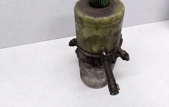 Volkswagen Polo Power steering pump 6Q0423156AB 6Q0423376