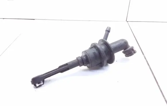 Clutch slave cylinder