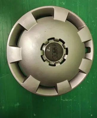 Audi A4 S4 B6 8E 8H R16 wheel hub/cap/trim 8P0601147A