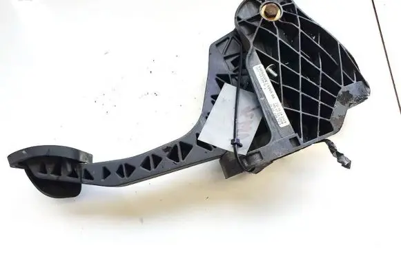 Volkswagen PASSAT B6 Clutch pedal 3c1721059n