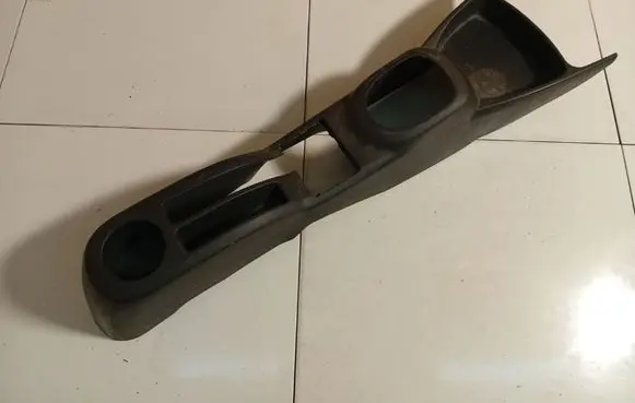 Toyota Yaris Center console 5891000010