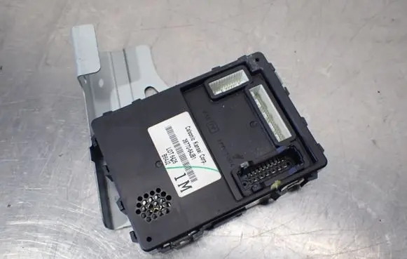 Suzuki Grand Vitara II Central body control module 36770-64JB1