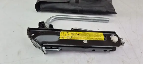 Volkswagen PASSAT B7 Wheel nut wrench 4D0012219A