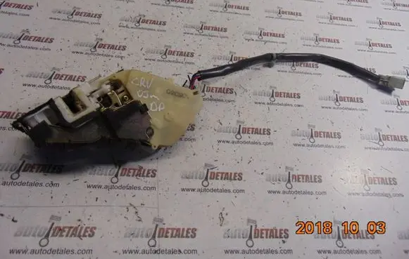 Honda CR-V Front door lock