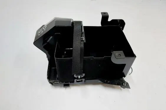 Volvo XC40 Battery box tray 32348534