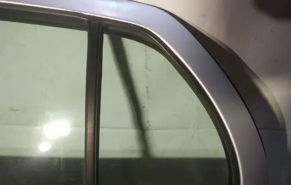 Toyota Yaris Rear vent window glass as2