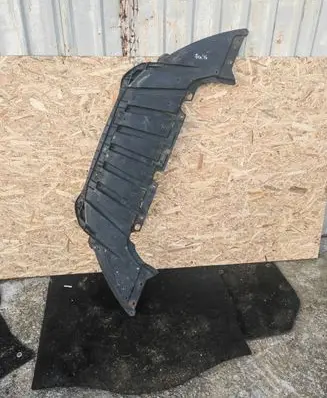 Ford Focus Engine splash shield/under tray