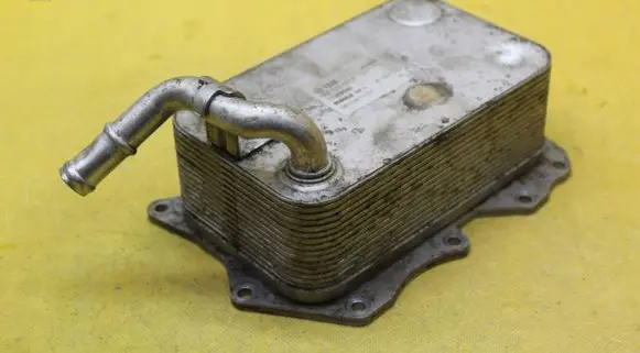 Engine oil radiator