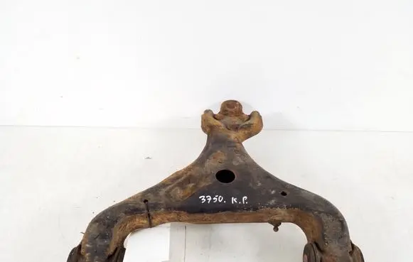 Mercedes-Benz Vito Viano W639 Front lower control arm/wishbone A6393300810