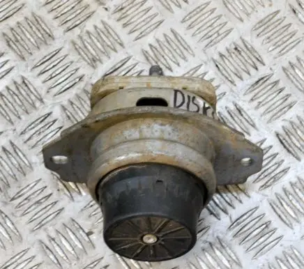 Land Rover Discovery 4 - LR4 Engine mount bracket