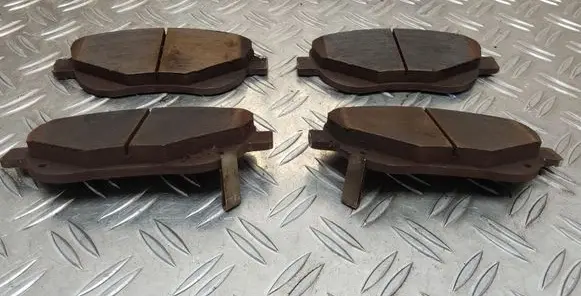 Toyota Avensis T270 Brake pads (front) 