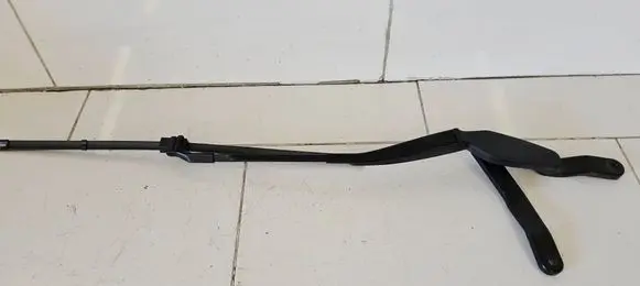 Mercedes-Benz E W212 Front wiper blade arm 3392125703 79536