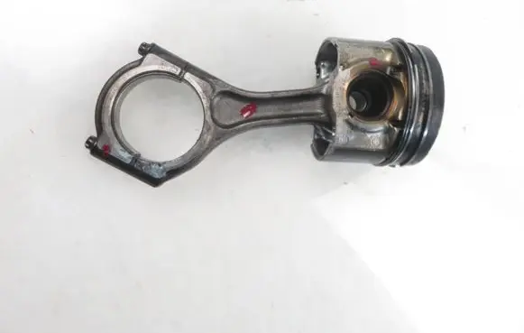 Subaru Impreza III Piston with connecting rod 