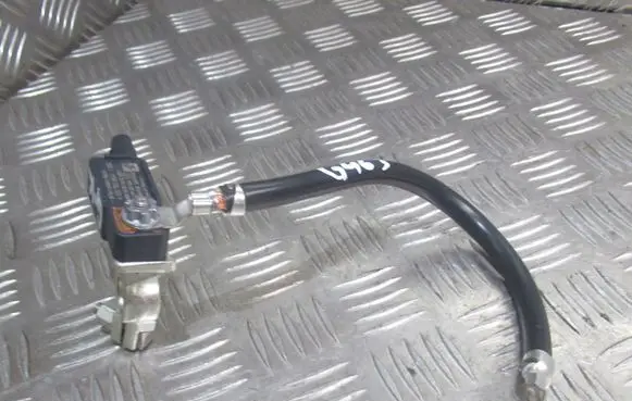 Mercedes-Benz G W463 2nd Gen Positive cable (battery) A0009058812