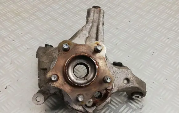 Infiniti Q50 Stub axle 
