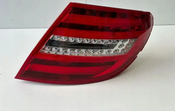 Mercedes-Benz C W204 Rear/tail lights a2049060303