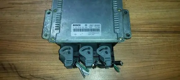Renault Laguna II Engine control unit/module 0281010297 hom8200048297