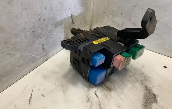 Nissan Murano Z50 Fuse module M682933