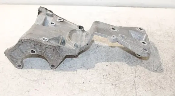 Volvo V70 Generator/alternator bracket 31316673