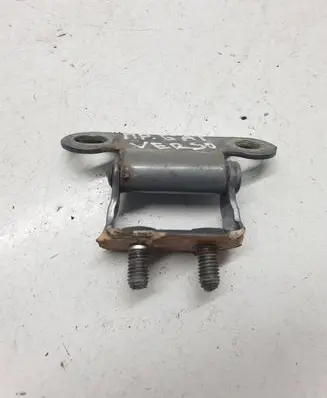 Toyota Verso Tailgate/trunk/boot hinge
