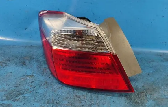 Honda Accord Boot/trunk interior light 33550T2AA01