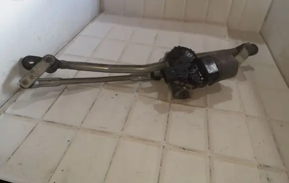 Mazda 3 I Front wiper linkage and motor 0390241731 4M5117508AA F00S2S2473