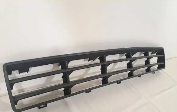 Volkswagen Golf IV Front bumper lower grill 1J0853677D