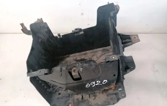 Battery box tray
