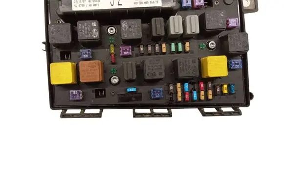 Opel Astra H Fuse box set 13250231
