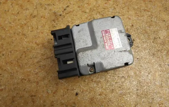 Toyota Land Cruiser (J100) Heater blower motor/fan resistor 8716560010