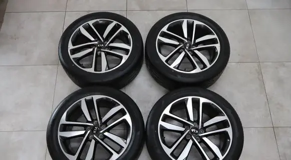 KIA Sportage R19 alloy rim
