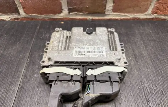 Ford Fiesta Engine control unit/module C1B112A650AAA 0261S11309