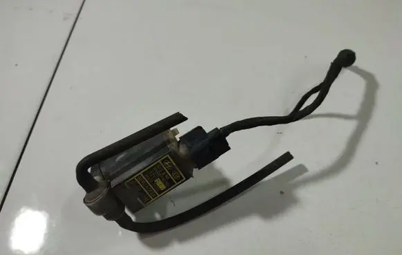 KIA Ceed Windscreen/windshield washer pump 985101F100