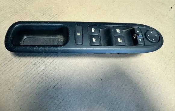 Peugeot 407 Quarter vent window switch 96469704XT 532607355 656290405