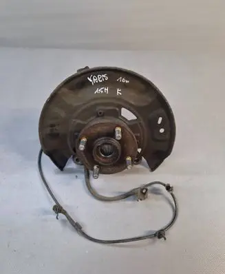 Toyota Yaris Front wheel hub