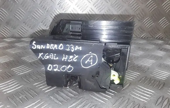Renault Sandero II Rear door lock