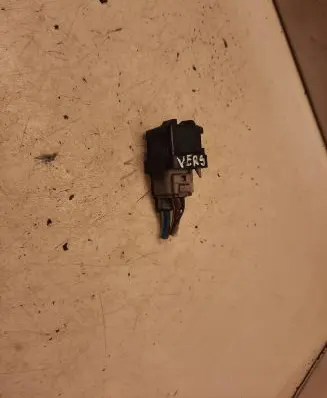 Toyota Corolla Verso E121 Glow plug pre-heat relay 2861067010 1567000671