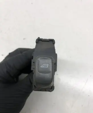 Volvo S60 Electric window control switch 9472275