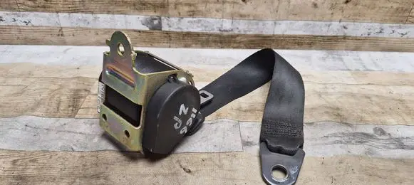Rear seatbelt