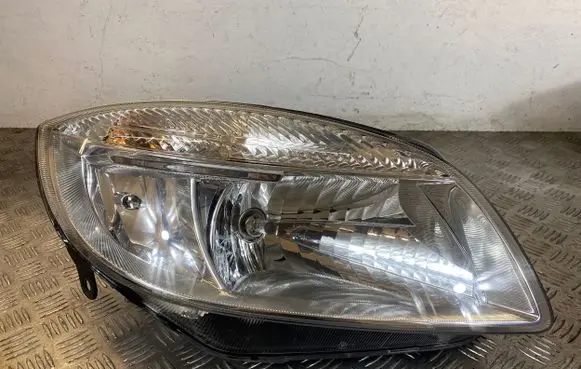 Skoda Fabia Mk2 (5J) Headlight/headlamp