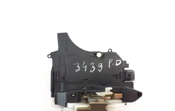 Mitsubishi Grandis Front door lock