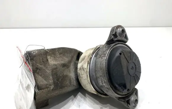 Mercedes-Benz E W212 Engine mounting bracket A6422232304