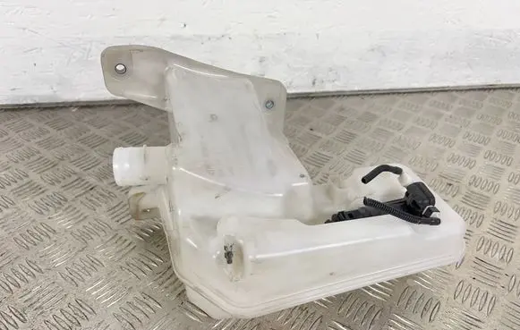 Volkswagen Golf VIII Windshield washer fluid reservoir/tank 5FF955453 5WA955453A 5WA955448