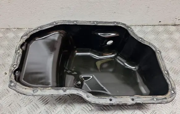 Toyota Avensis T250 Oil sump 121020R010