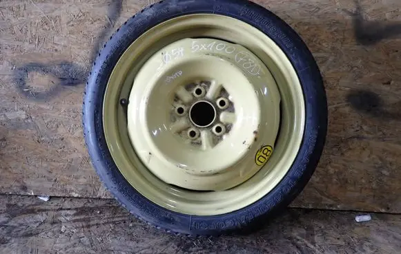 Toyota Avensis T250 R16 spare wheel