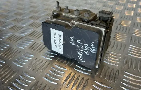 Skoda Fabia Mk1 (6Y) ABS Pump 0265800511 68717N0745