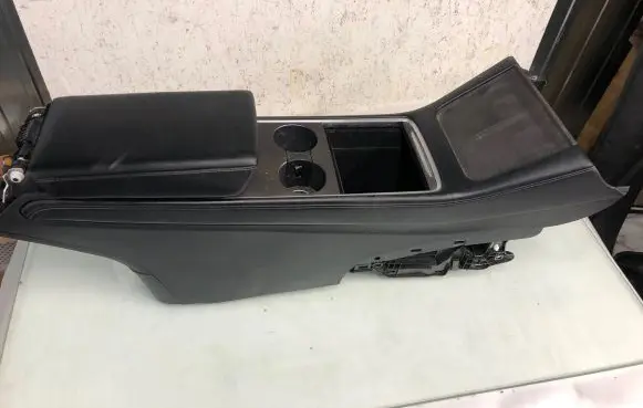 Tesla Model Y Center console 1755501-61-D