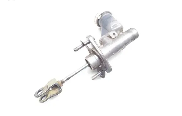 Mitsubishi L200 Clutch master cylinder 